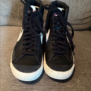 Nike Men's Black and White High-Top Sneakers
